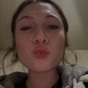 Meet your Posher, Hayley